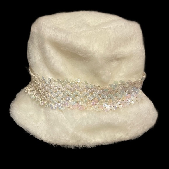 Vintage Dixxon made cream sequins fur bucket hat - Picture 1 of 8